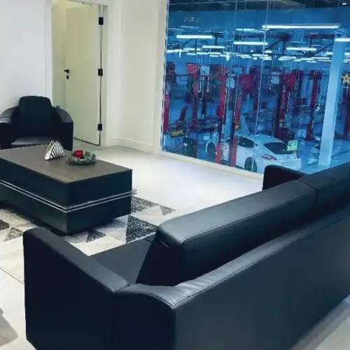 أثاث مكتبي فاخر وتصميم داخلي لمكاتب رويال سويس